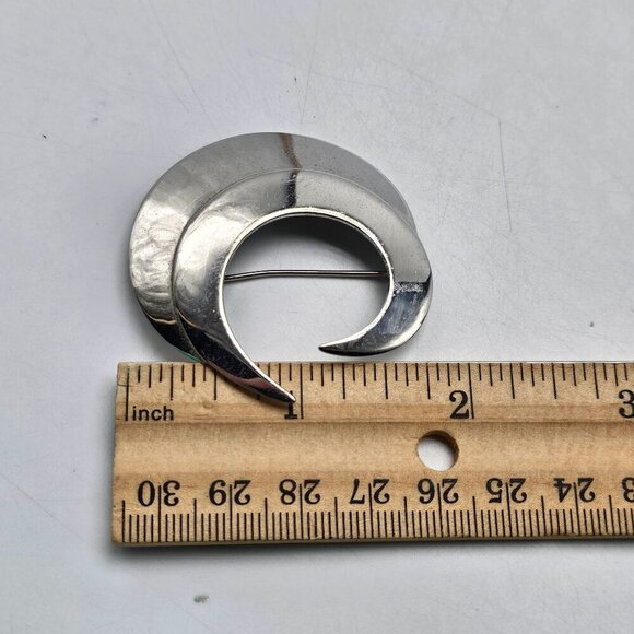 Vintage Sarah Coventry Silver Tone Crescent Brooch Pin - Picture 6 of 6